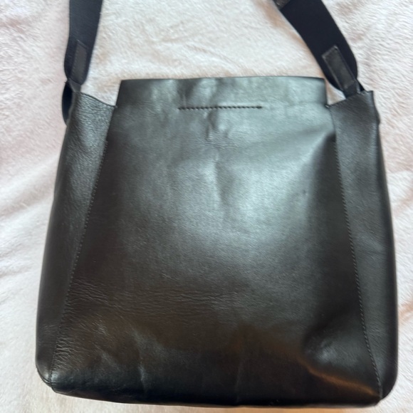 Everlane The Frame Bag in Black Leather - Picture 5 of 9